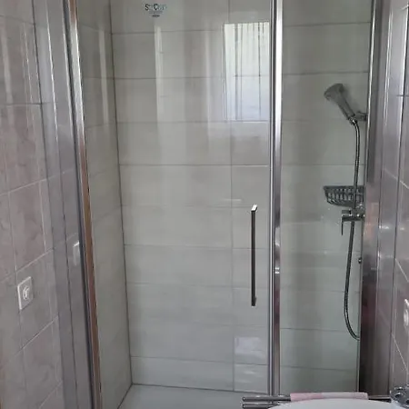 A U R O R A Central Room A 1 Minuto Dalla Stazione Ffs, Tra Lugano Locarno E Bellinzona Guest house 3*