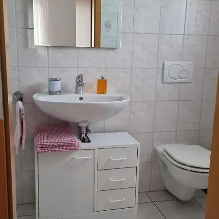 A U R O R A Central Room A 1 Minuto Dalla Stazione Ffs, Tra Lugano Locarno E Bellinzona Cadenazzo