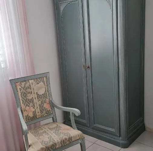 A U R O R A Central Room Vicino Ffs