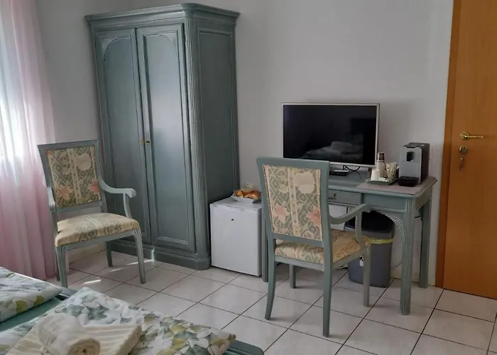 Gasthuis A U R O R A Central Room Vicino Ffs Cadenazzo