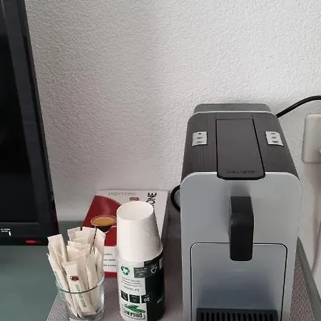 Gasthuis A U R O R A A 1 Minuto Dalla Stazione Ffs, Tra Lugano Locarno E Bellinzona Cadenazzo